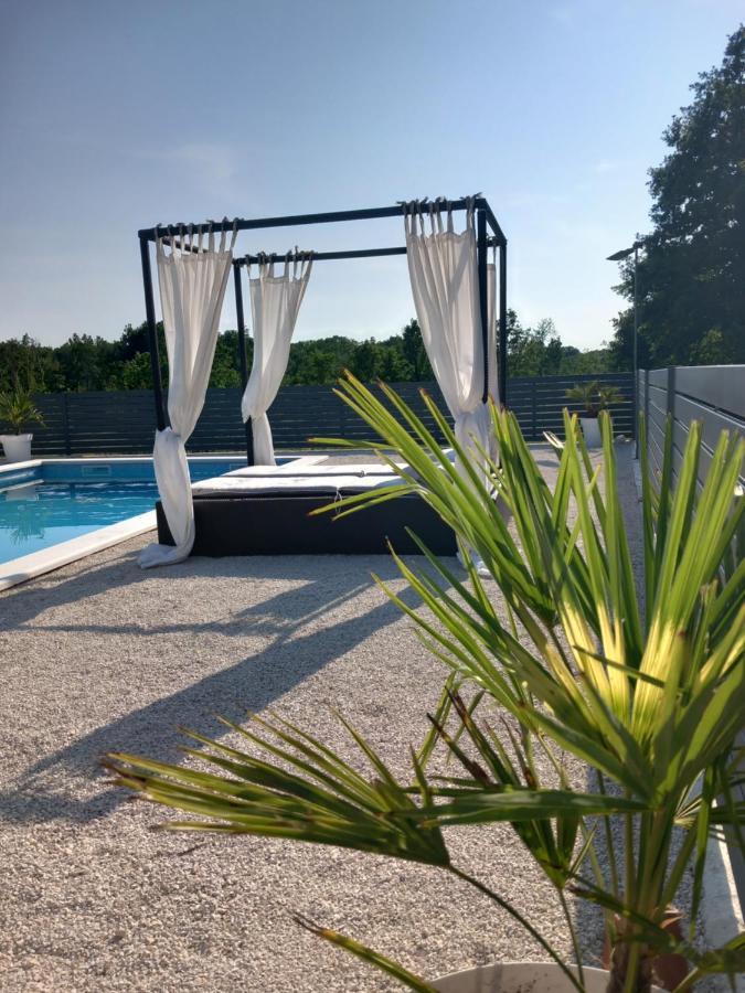 Villa Hedonia Πόρετς Εξωτερικό φωτογραφία